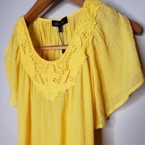 Melissa Paige slit sleeve blouse yellow size small